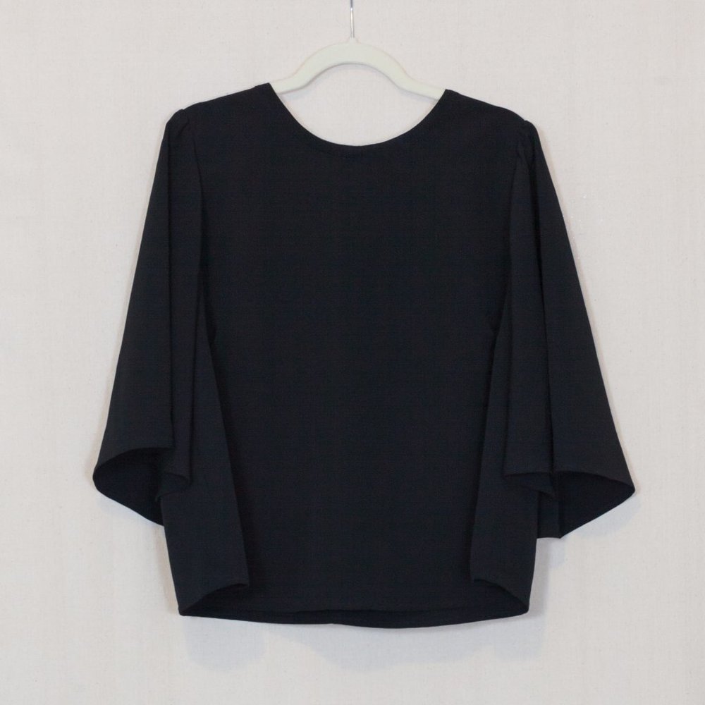 US 18 Eloquii flowy black short sleeved cape blouse